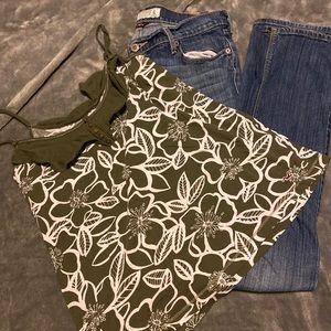 Hollister tank with skinny jeans